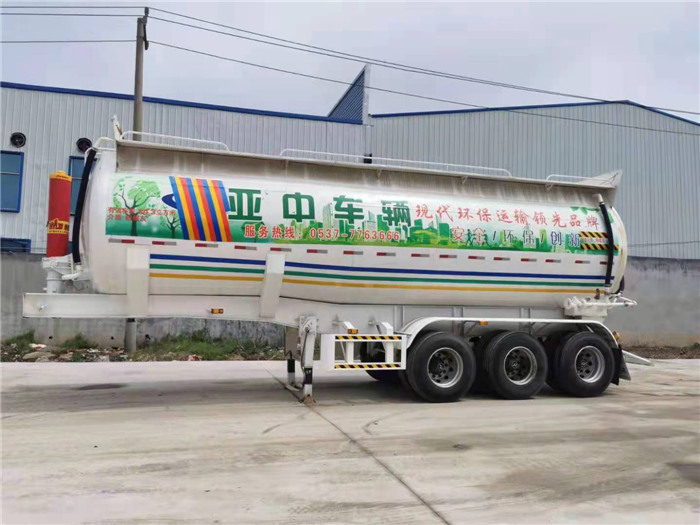 罐式后翻自卸车